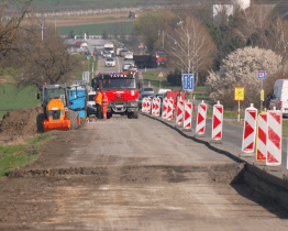 Řidiče na trase Jarošov - Bílovice čekají měsíce oprav