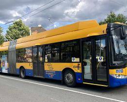 Černý pasažér napadl v Malenovicích revizorku. Udeřil ji do hlavy a ramene