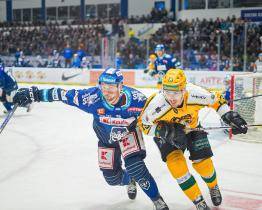 Vsetín prohrál i druhý barážový duel, Jágr překonal rekord NHL