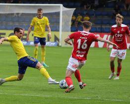 Fotbalisté Zlína ztratili náskok i body. S Pardubicemi doma jen remizovali 