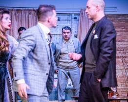 Igor Stránský ve Slováckém divadle naservíruje Hostinu dravců