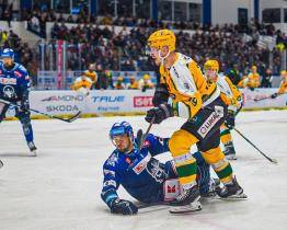 Hokejisté Vsetína na úvod baráže o extraligu podlehli Kladnu 