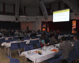 Vedení kraje se v Luhačovicích setkalo s téměř dvěma stovkami starostů