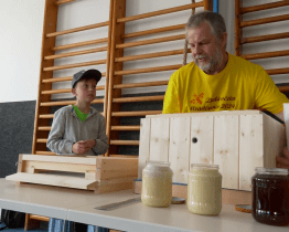 Soutěž Zlatá včela dolétla za dětmi a Včelaři farnosti Hradčovice