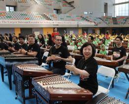 Moravští cimbalisté okouzlili Čínu. Podíleli se i na zápisu do Guinessovy knihy rekordů