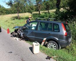 Nehoda dvou osobních vozidel na Kroměřížsku si vyžádala dva zraněné