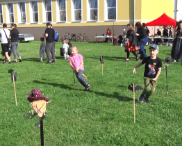 Čarodějnice se letos slétly v Hodoníně na novém místě