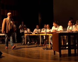 Bývalí studenti gymnázia poděkovali svým profesorům