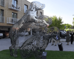 Ve veselském přístavu je nový poeziomat a socha Davida Černého