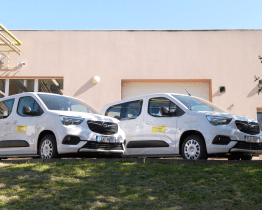 SOU a SŠ řemesel a chovatelství dostalo od hejtmanství dva nové elektromobily