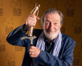 Dotáhl jsem to až sem, do Zlína! Bolek Polívka si převzal Zlatý střevíček