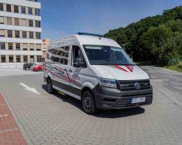 Obézních pacientů přibývá. Baťova nemocnice pořídila pro jejich převoz speciální XXL sanitku