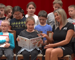 Z hodonínských prvňáčků už jsou oficiální čtenáři  