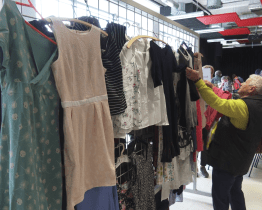 Zdarmáček nabídl oblečení, hračky i školní potřeby