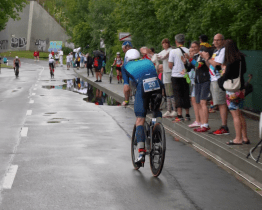 Železný muž Petr Cívela a triatlonistka Helena Kotopulu ovládli Moraviamana
