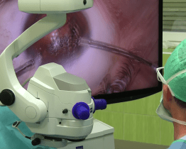 Nový mikrochirurgický přístroj na operace očí pořídila kyjovská nemocnice jako první v ČR