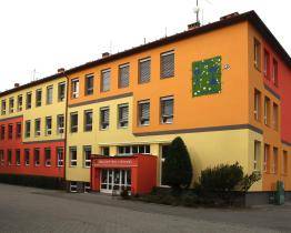 Školáci ve Vsetíně budou od září bez mobilů