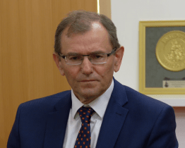 Radnice se po 22 letech slavnostně rozloučila ředitelem ZŠ Bohuslavem Jandáskem