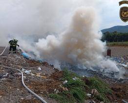 Při hašení požáru na skládce odpadu hasiči použili 76 tisíc litrů vody