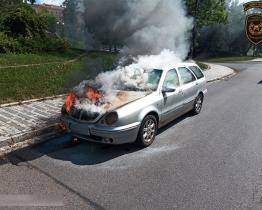 Pondělí očima hasičů: osobák v plamenech a nehoda způsobená srnou