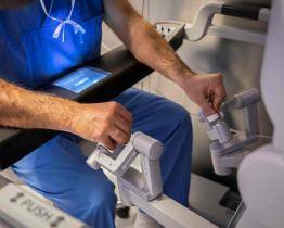 Robotický operační systém je na zlínské gynekologii v permanenci. Nejčastěji se jím operují onkologické pacientky 