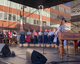 Vsetínský krpec vzdal hold velkým zpěvákům Valašska