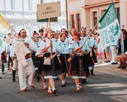 Blíží se Slovácké slavnosti vína a otevřených památek. V průvodu se představí 3000 krojovaných