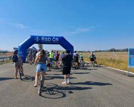 Cyklisté a bruslaři včera otestovali nový úsek dálnice D55 u Starého Města. Řidičům se otevře v prosinci