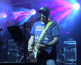 V areálu Komár vystoupily kapely Ferrum a Generace