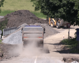 Silnice do Velikové se dočkala opravy