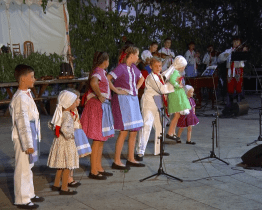 Předhodová beseda u cimbálu naladila návštěvníky na hody