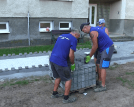 Opravy chodníků v Kyjově se nezastavily ani o prázdninách