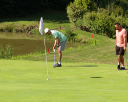 Benefiční golfový turnaj vynesl 158 400 korun