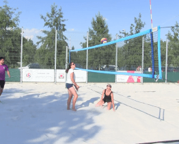Na beachvolejbalové kurty ve Veselí si může přijít zahrát každý zájemce