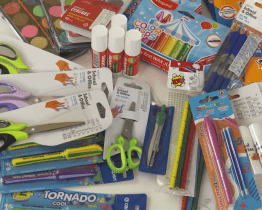 Zaměstnanci krajského úřadu uspořádali sbírku školních potřeb