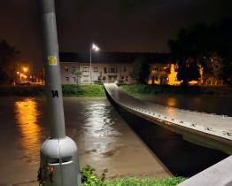 V Kroměříži dosáhla řeka Morava druhého stupně povodňové aktivity. Od soboty večer se hladina zvedla o 155 centimetrů