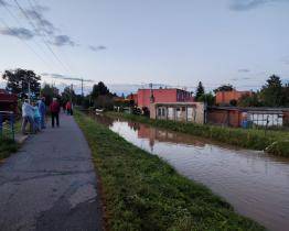 Hladina Dřevnice v Otrokovicích klesá. Město je aktuálně průjezdné v plném rozsahu