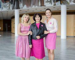 Zlínské divadlo se připojí k osvětové kampani Růžový říjen. Připravilo akci 1+1 vstupenka zdarma