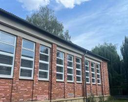 Na výměnu oken v památkově chráněné tělocvičně dohlíželi specialisté