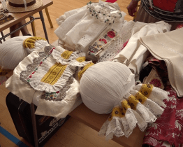 Burza krojů se letos v Kunovicích spojila s blešákem