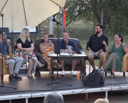 Jožka Kubáník rozmlouval v zaplněném amfiteátru na Rochusu s divadelními kolegy