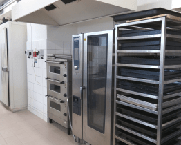 Jídelna a kuchyň na otrokovické ZŠ Mánesova prošly rekonstrukcí