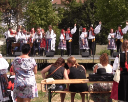 Slavnosti vína jsou tradicí, která spojuje