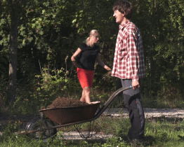 Dříve zanedbané místo U Čerťáku vzkvétá díky práci nadšených brigádníků