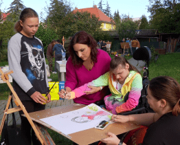 Děti ZŠ Šafaříkova tvořily obrázky společně s umprumáky nebo ZUŠkou