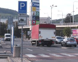 Parkoviště Nákupního centra Čepkov je častým místem dopravních nehod