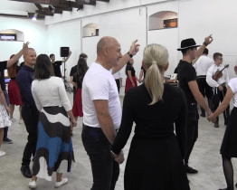 Návštěvníci kurzu se učili hodové tance