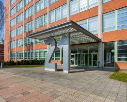 Do Baťova mrakodrapu se dostanete pouze s visačkou