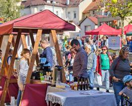 Luhačovice v sobotu provoní sousedská Slavnost pod jabloní