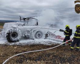 V Kunovicích hořel traktor. Mohla za to vadná elektroinstalace